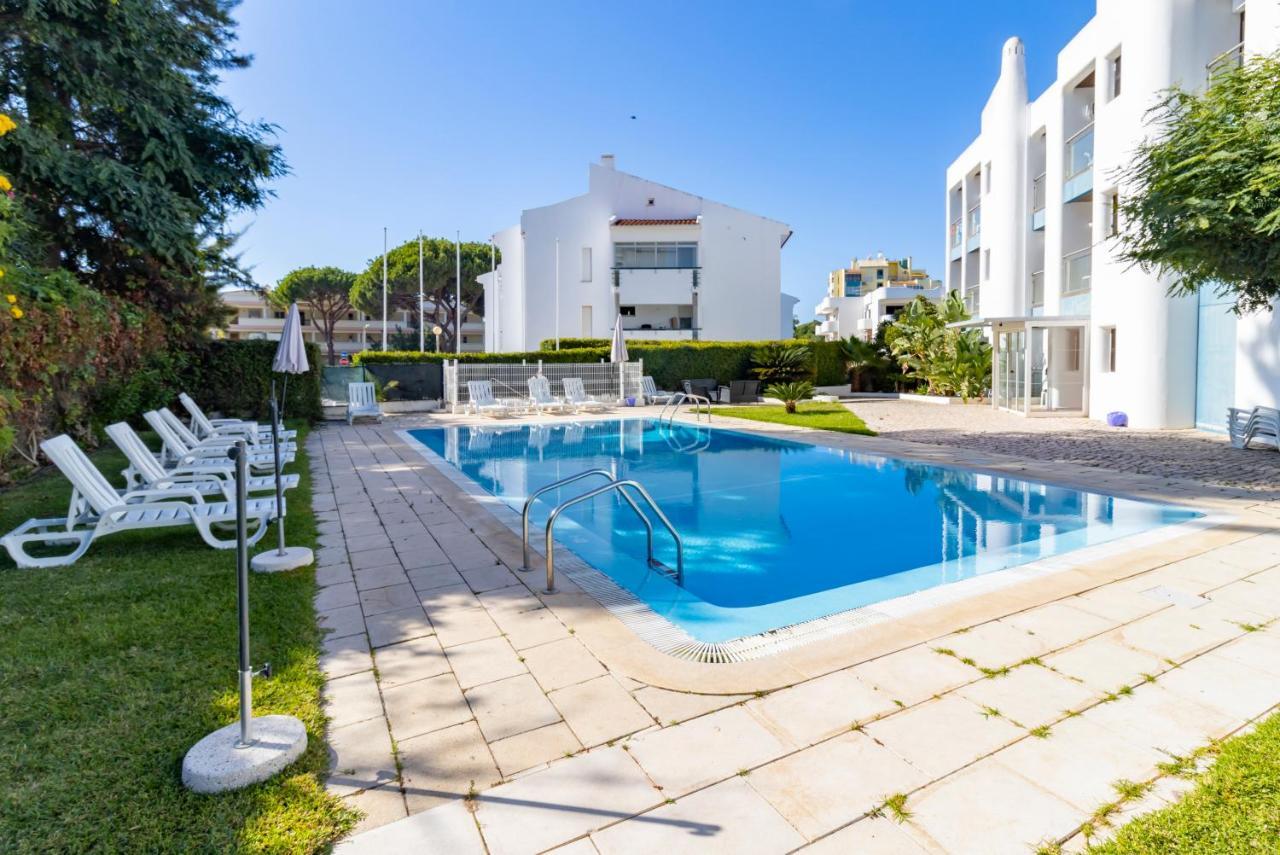 Zarco - Cosy Apartment In Vilamoura With A Balcony With View To The 2 Swimming Pools - Near The Beach & The Marina Quarteira Ngoại thất bức ảnh